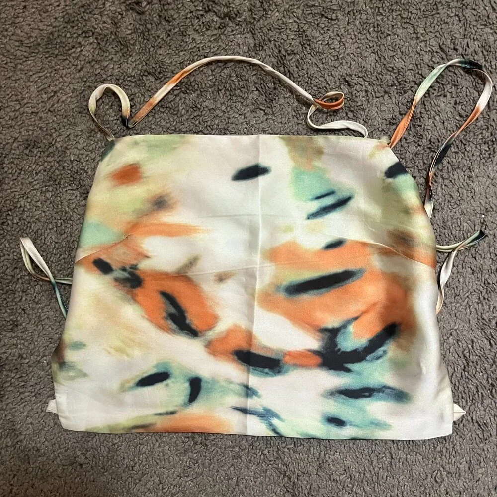 Backless Top - Picture 2 of 4